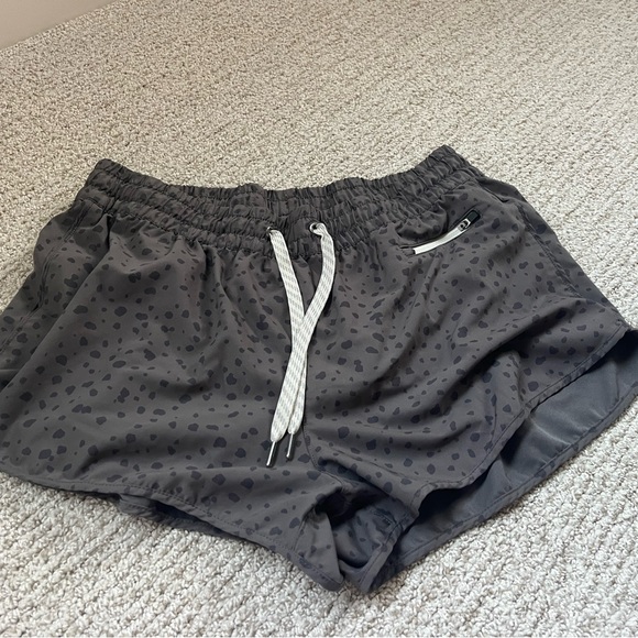 Vuori Clementine Short, elm dot, large - Picture 1 of 3